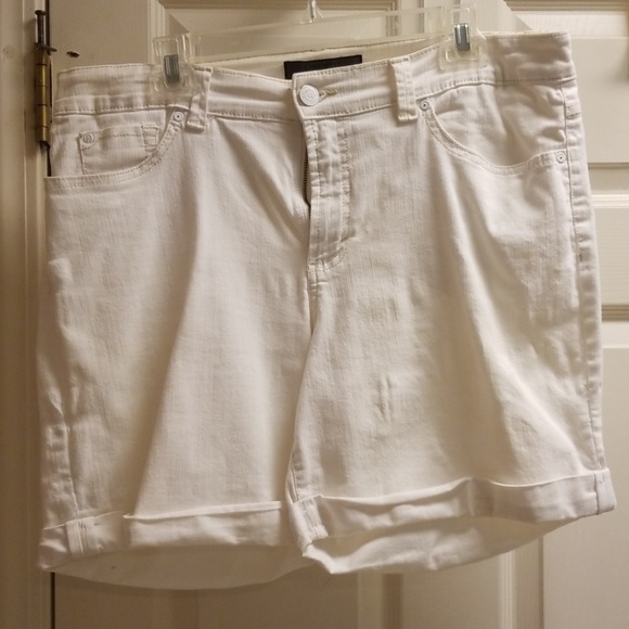 Cream Shorts - Picture 2 of 4